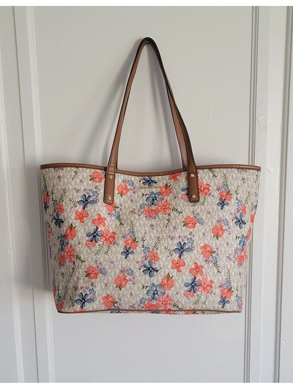 138. Michael Kors Carter Large Floral-Printed Tote